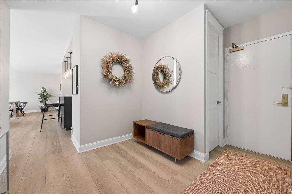 1325 N State Pkwy #12E, Chicago, IL 60610
