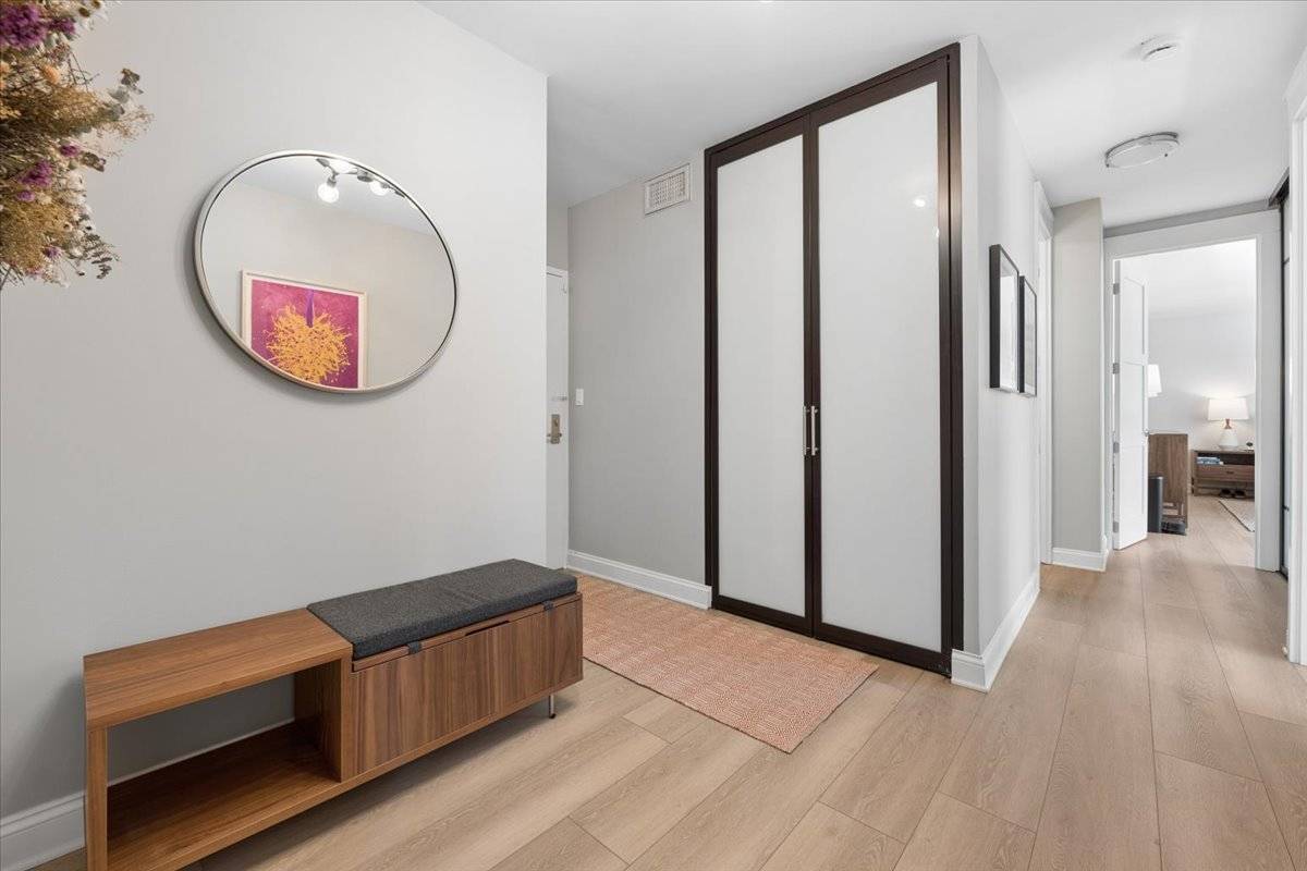 1325 N State Pkwy #12E, Chicago, IL 60610