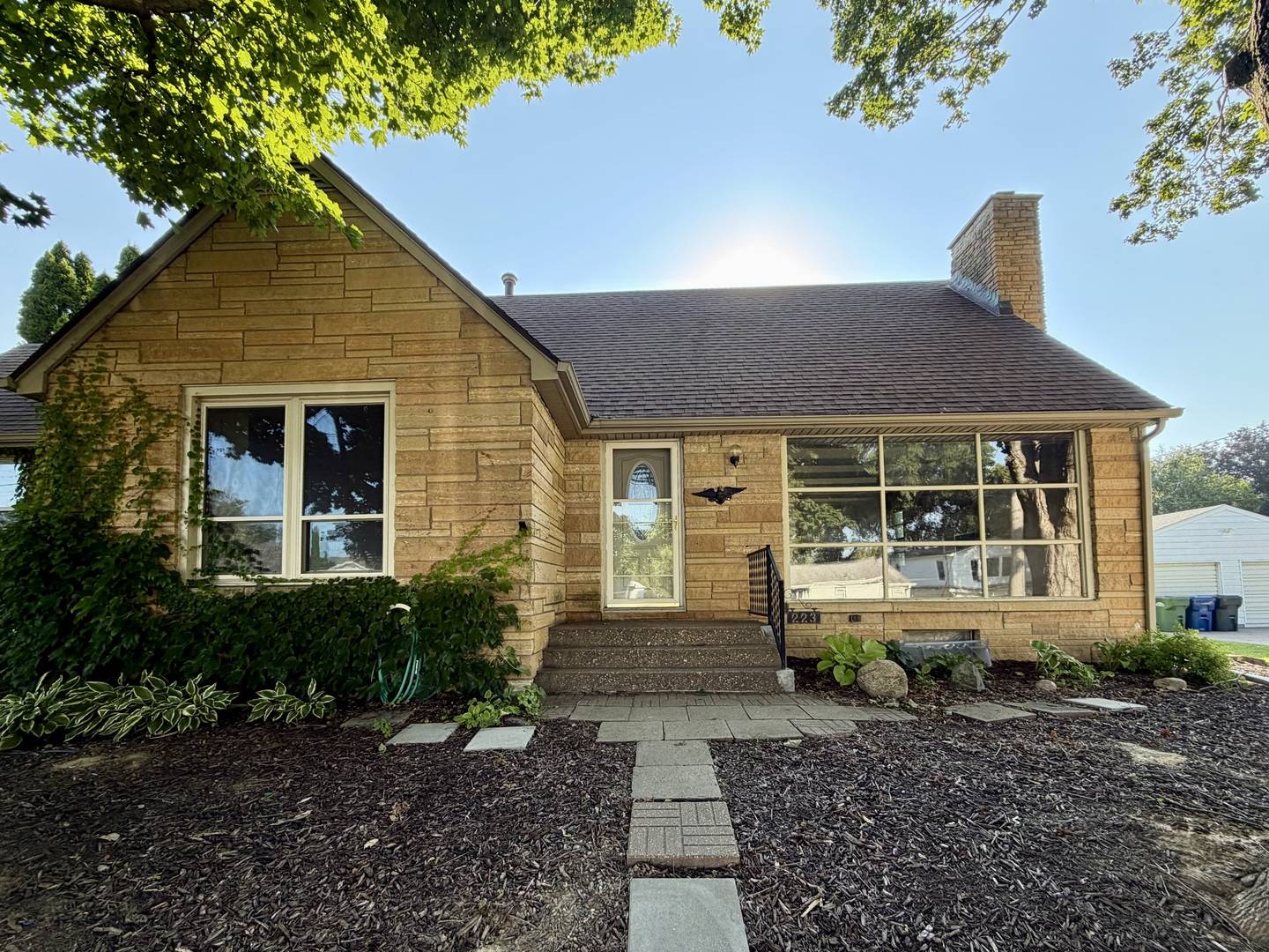 223 Ruth PL, Clinton, IA 52372