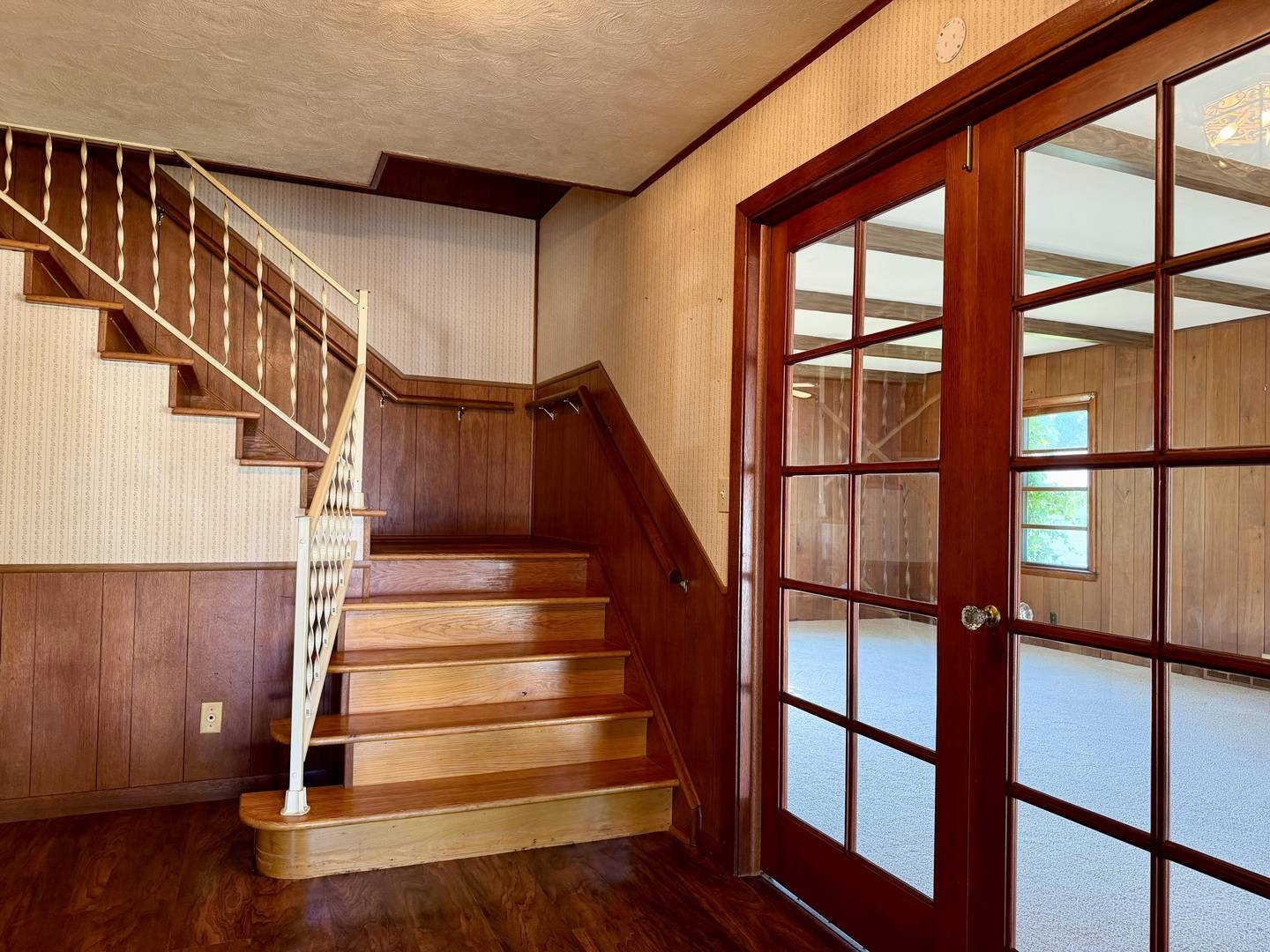 223 Ruth PL, Clinton, IA 52372