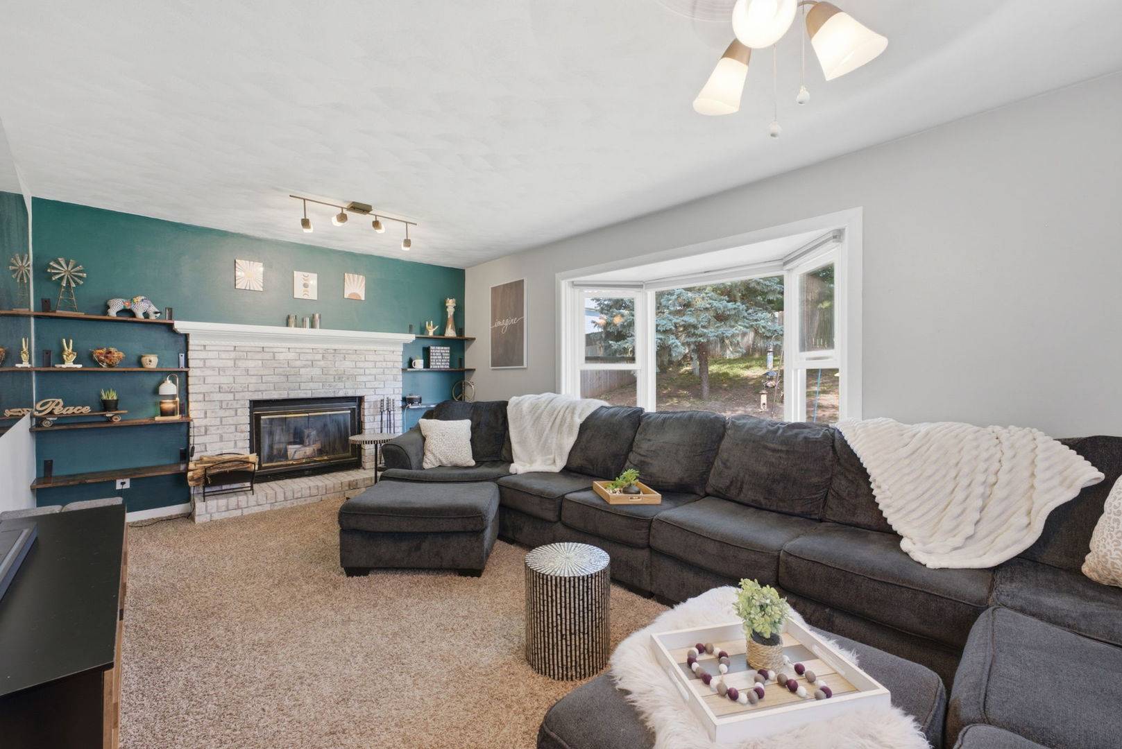 3446 Pleasant DR, Bettendorf, IA 52722