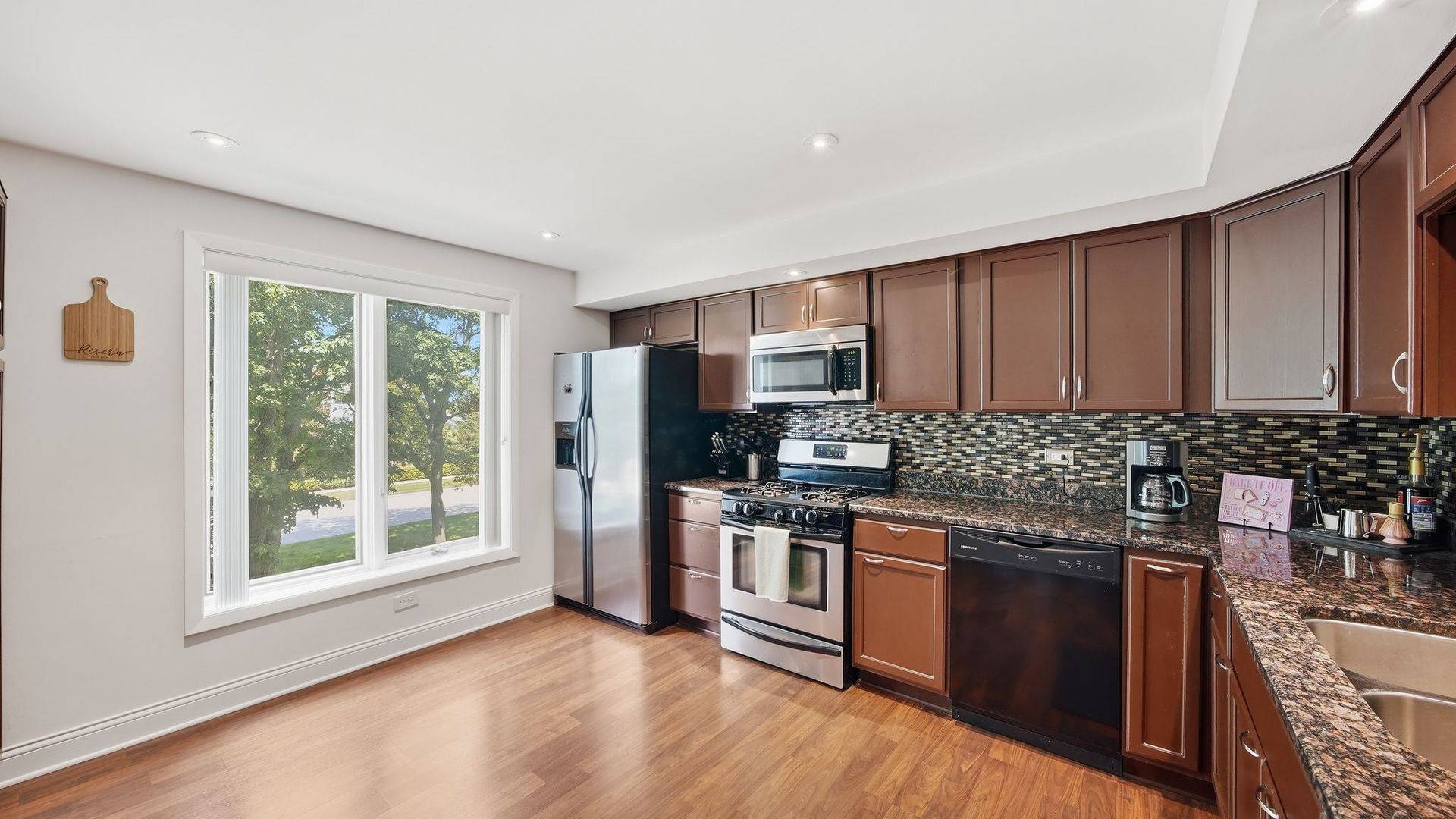 121 S Spruce AVE #207, Wood Dale, IL 60191