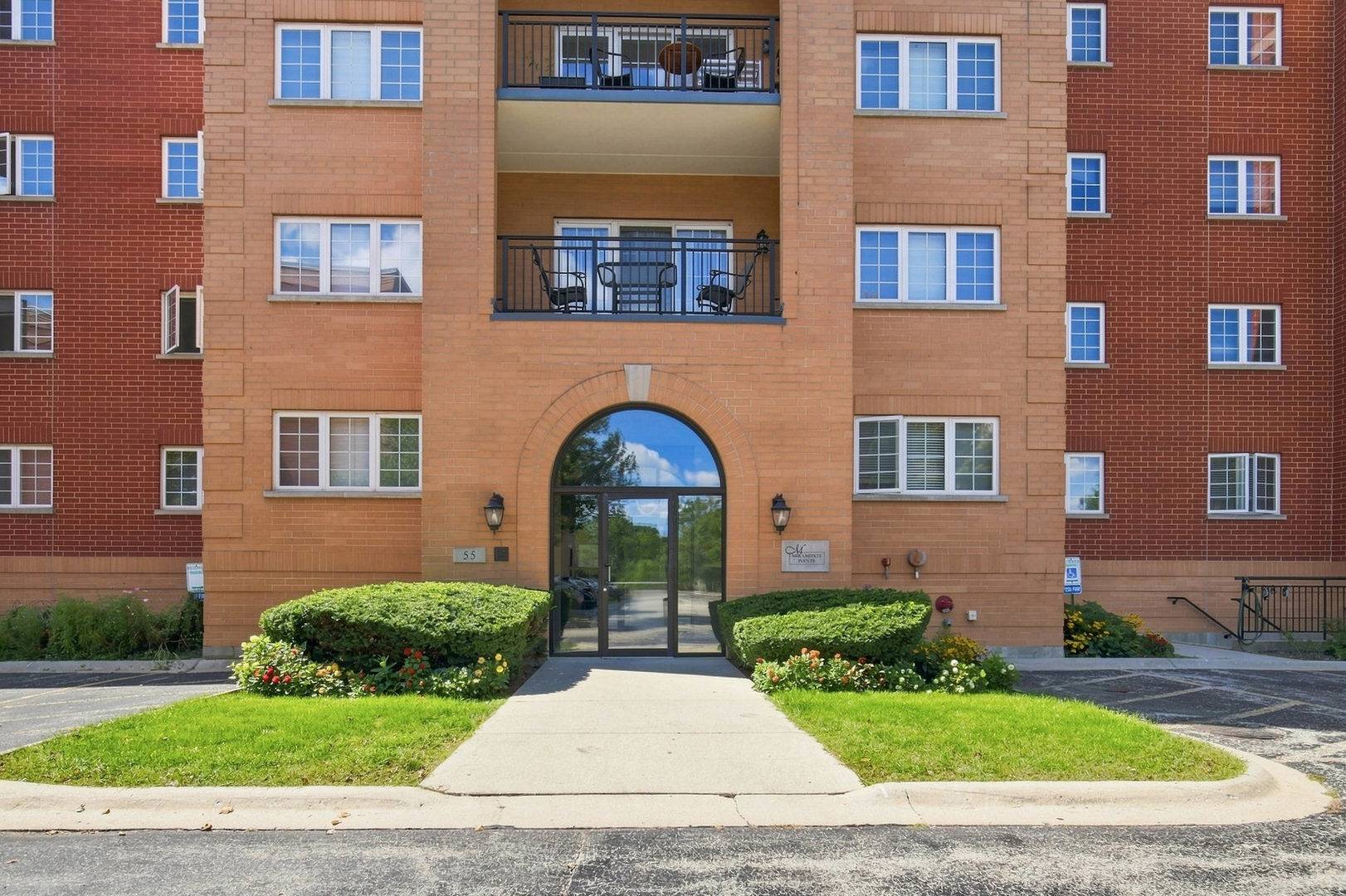 55 S Hale ST #207, Palatine, IL 60067