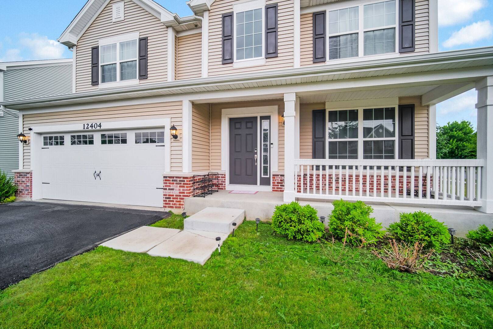 12404 S Blue Water Pkwy, Plainfield, IL 60585