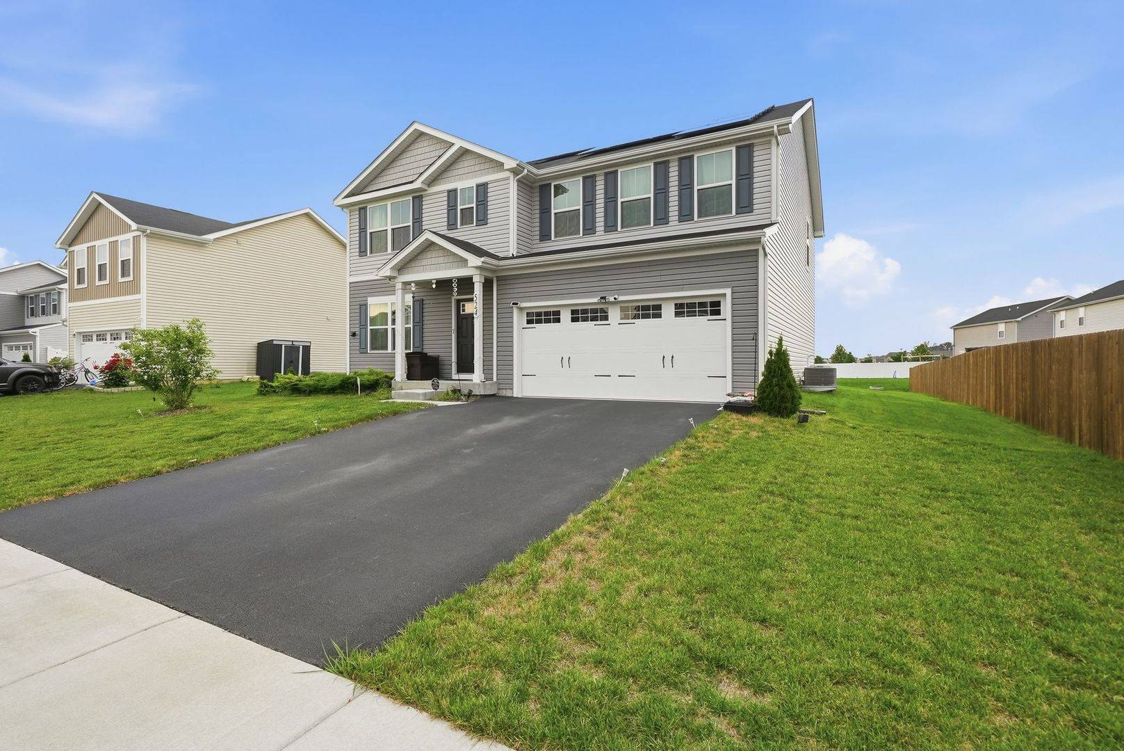 524 Wild Sienna, Hampshire, IL 60140