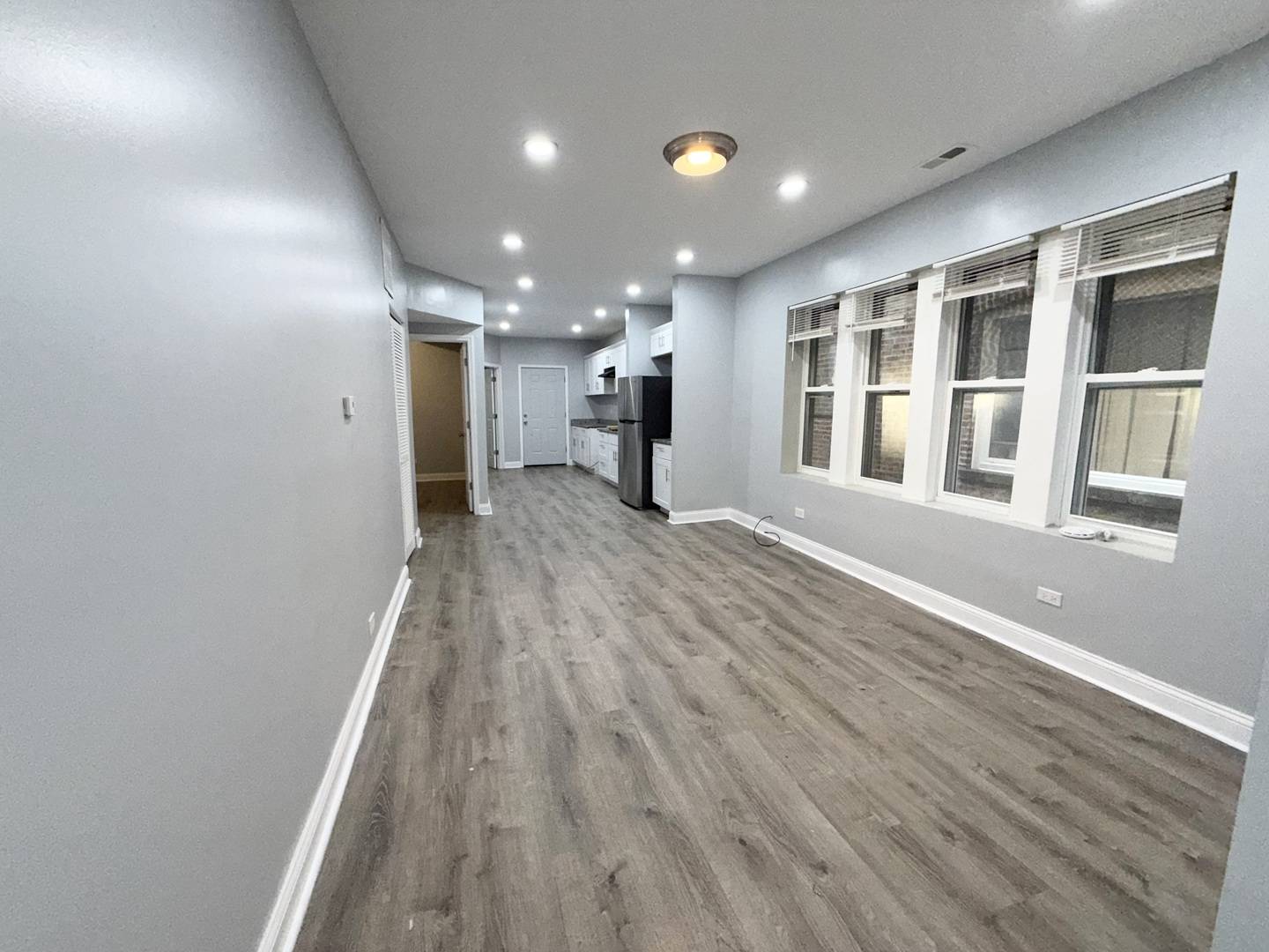 7724 S Essex AVE #2, Chicago, IL 60649