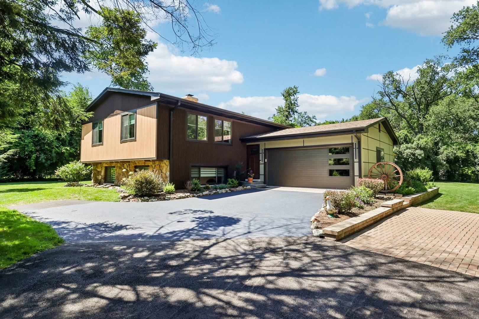 21W640 Maple AVE, Medinah, IL 60157