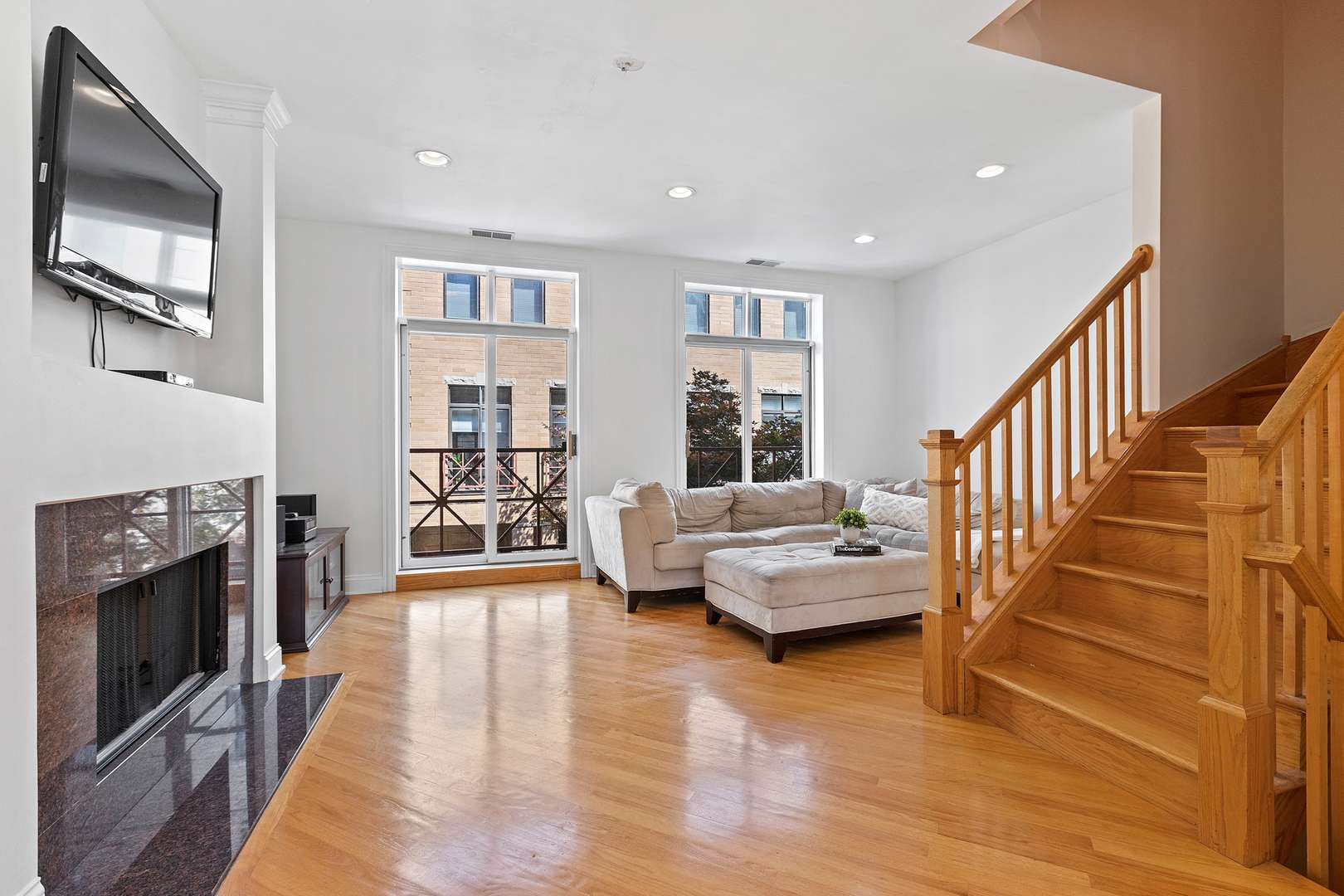 1350 W Byron ST #3, Chicago, IL 60613
