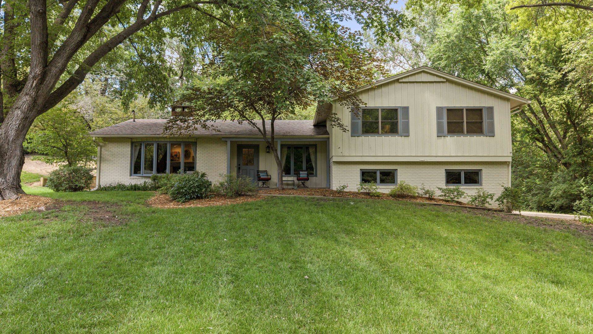 5080 Center CT, Bettendorf, IA 52722