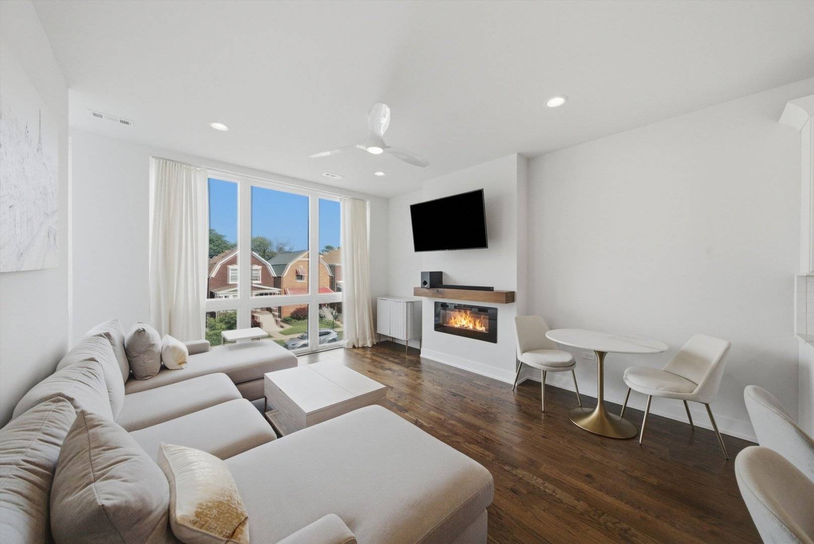 6606 S University AVE #2, Chicago, IL 60637