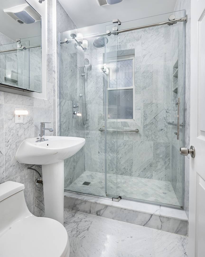 6812 N Wayne AVE #1D, Chicago, IL 60626