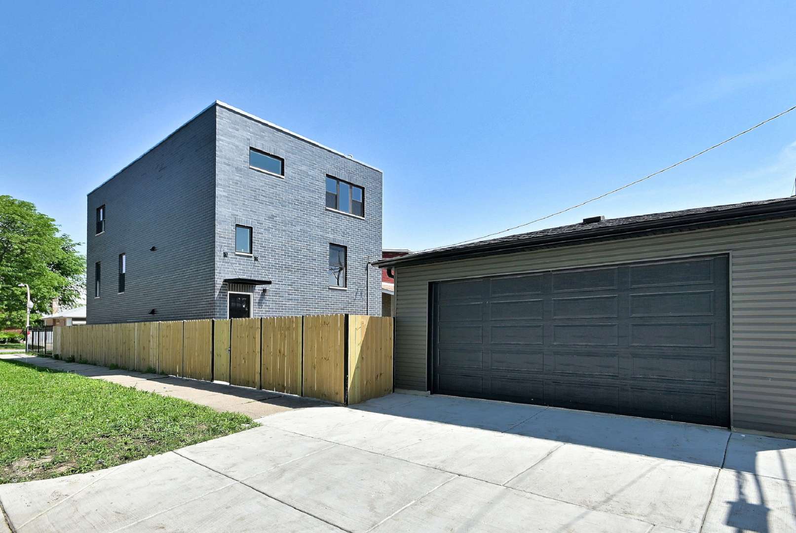 4859 W Hirsch ST, Chicago, IL 60651