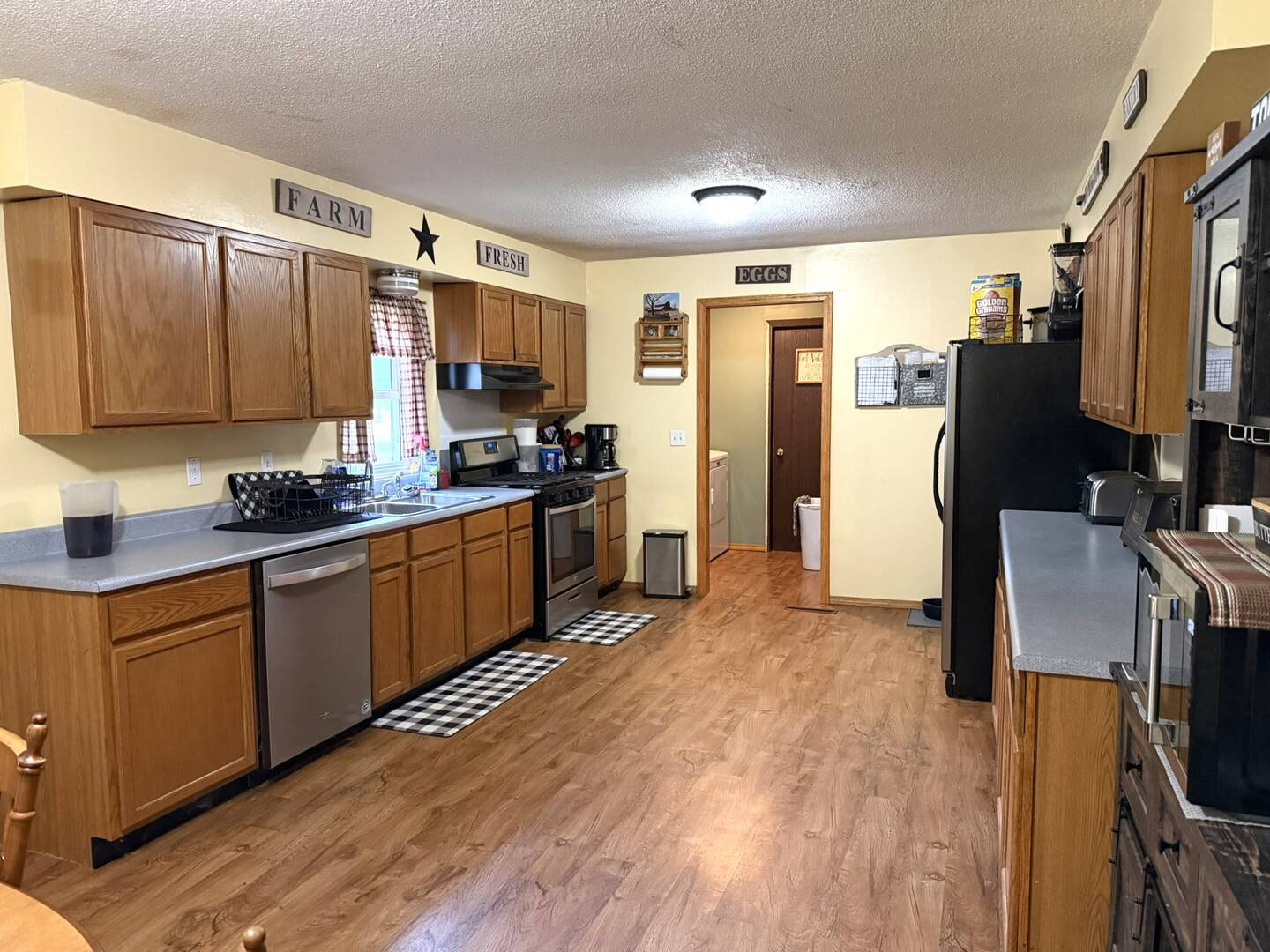 6044 Mccarty RD, Kinmundy, IL 62854