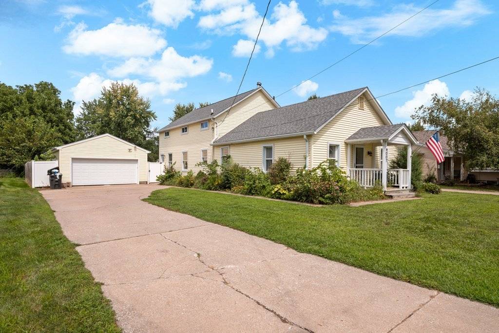 4007 29TH AVE, Rock Island, IL 61201