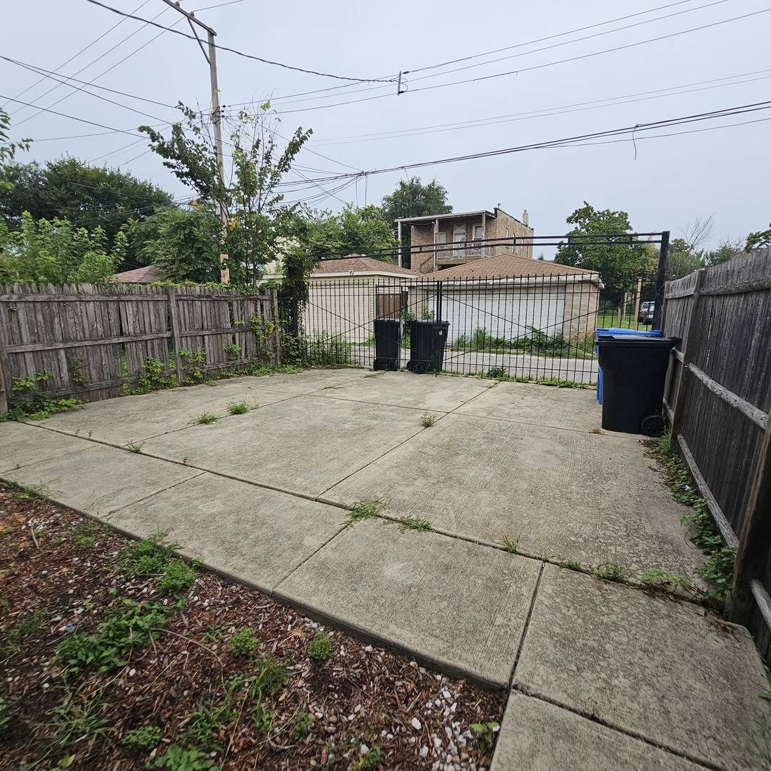 4116 W Congress Pkwy #2, Chicago, IL 60624