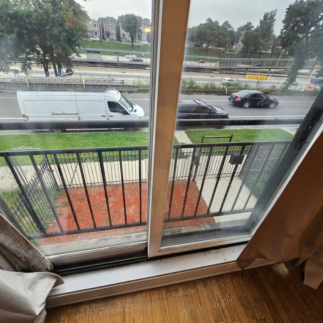 4116 W Congress Pkwy #2, Chicago, IL 60624