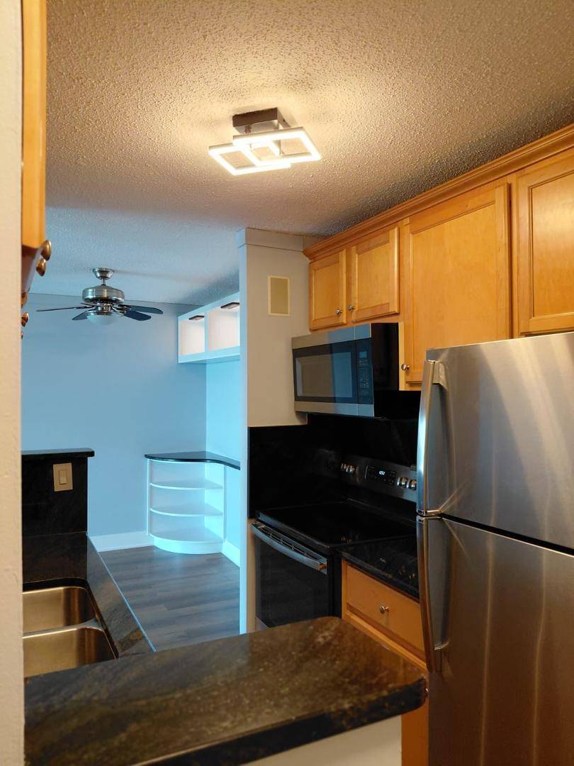 1043 S York RD #610, Bensenville, IL 60106