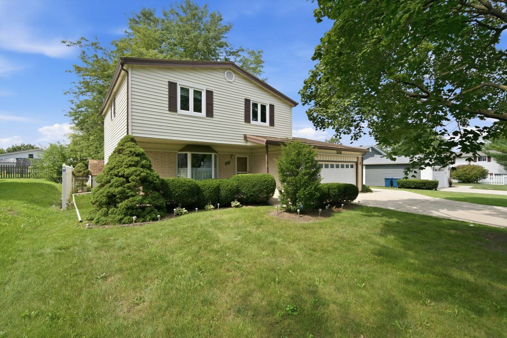 524 Hingham LN, Schaumburg, IL 60193