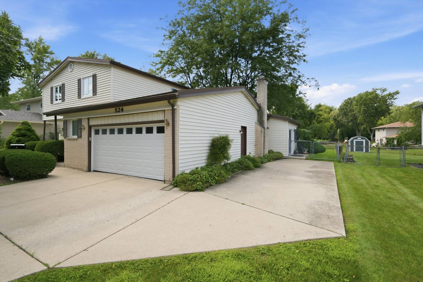 524 Hingham LN, Schaumburg, IL 60193