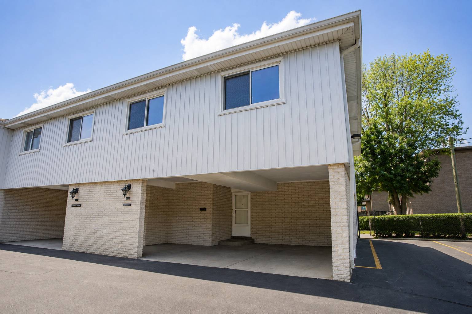 2846 W Touhy AVE #H, Chicago, IL 60645