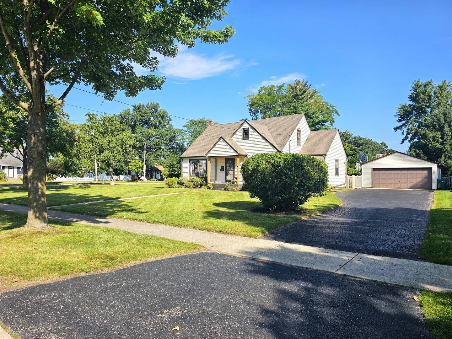 440 W Hickory ST, Lombard, IL 60148