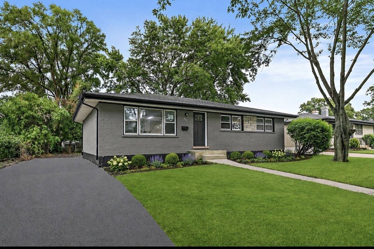 671 W Saint Aubin DR, Addison, IL 60101