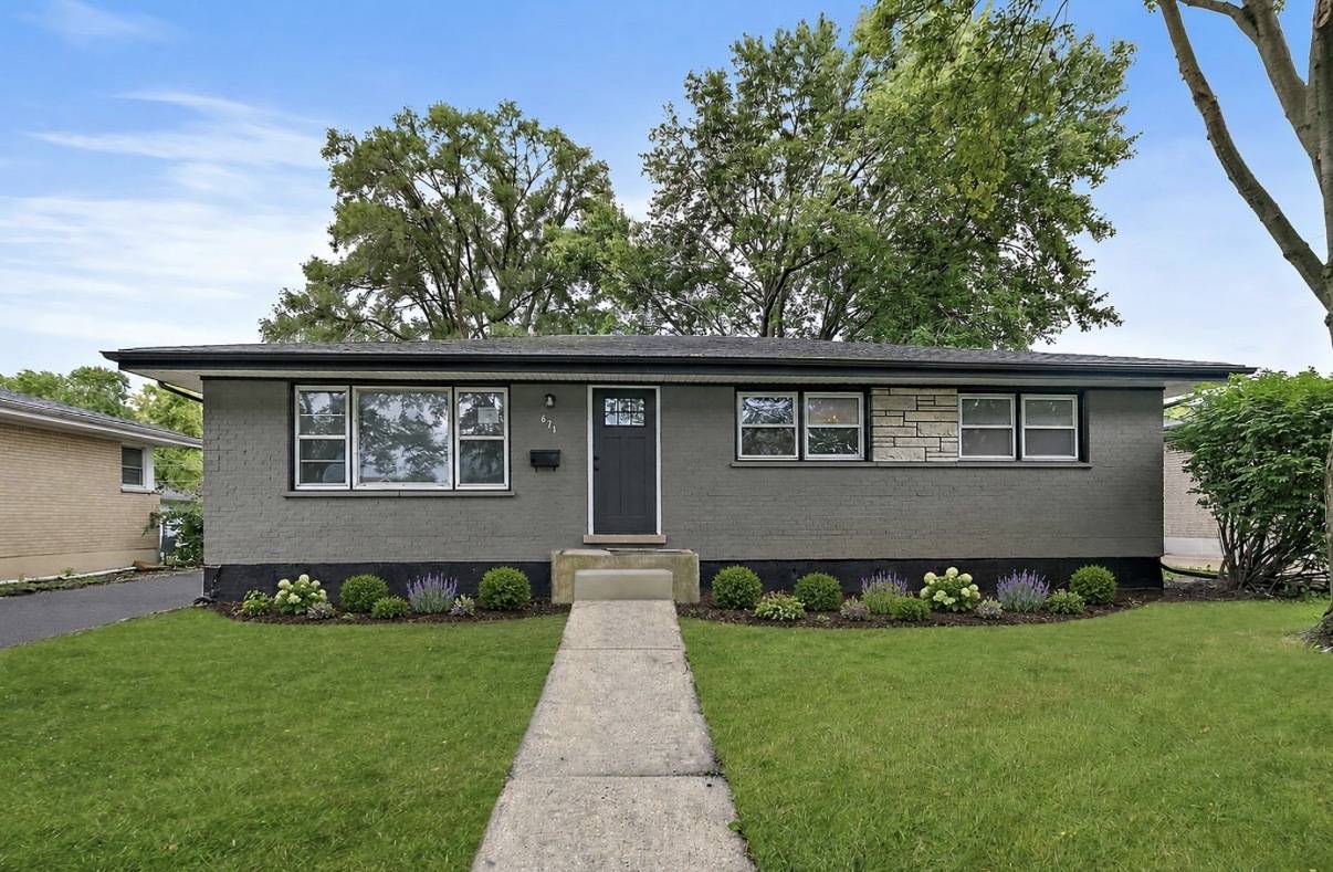 671 W Saint Aubin DR, Addison, IL 60101