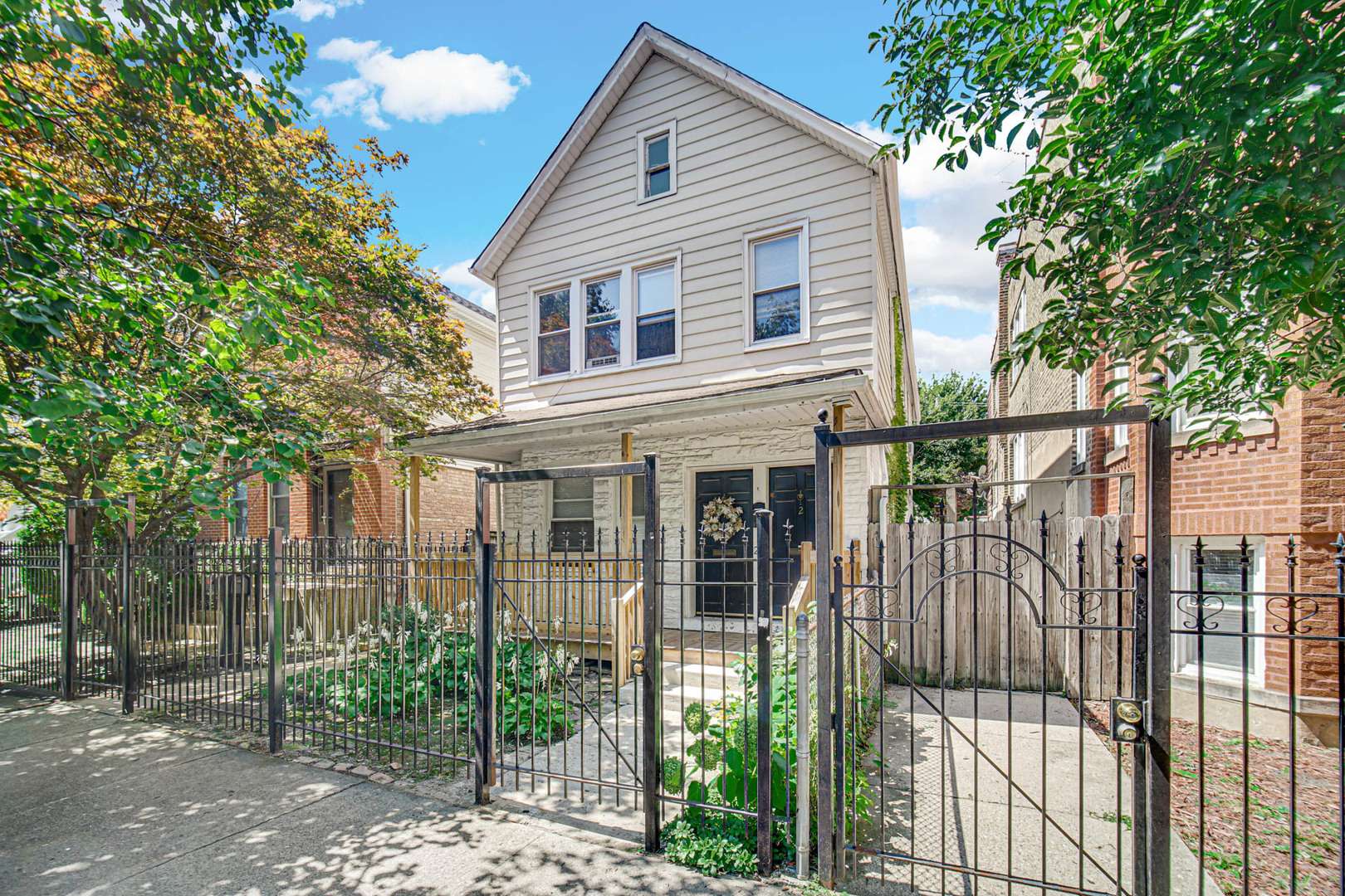 2432 N Campbell AVE, Chicago, IL 60647