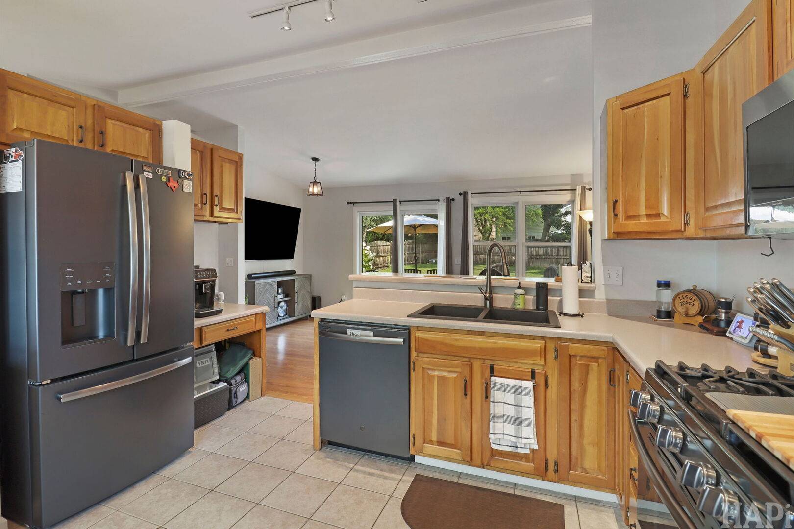 385 Northgate RD, Lindenhurst, IL 60046