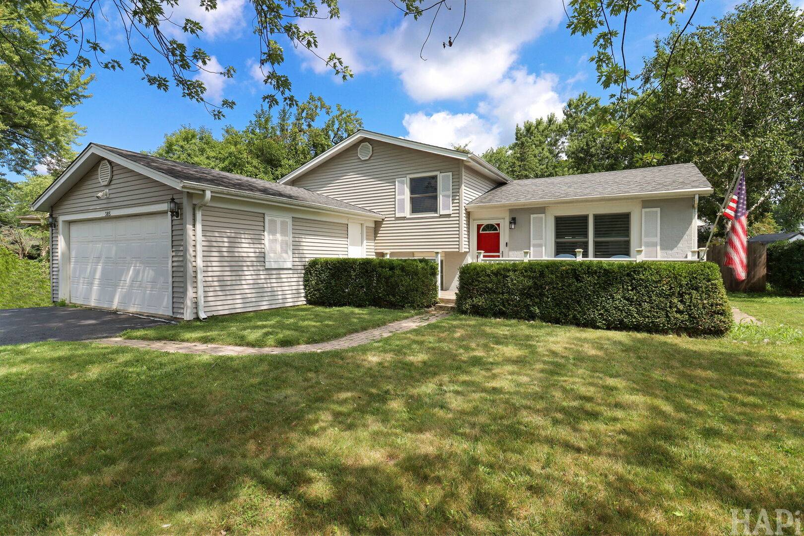 385 Northgate RD, Lindenhurst, IL 60046