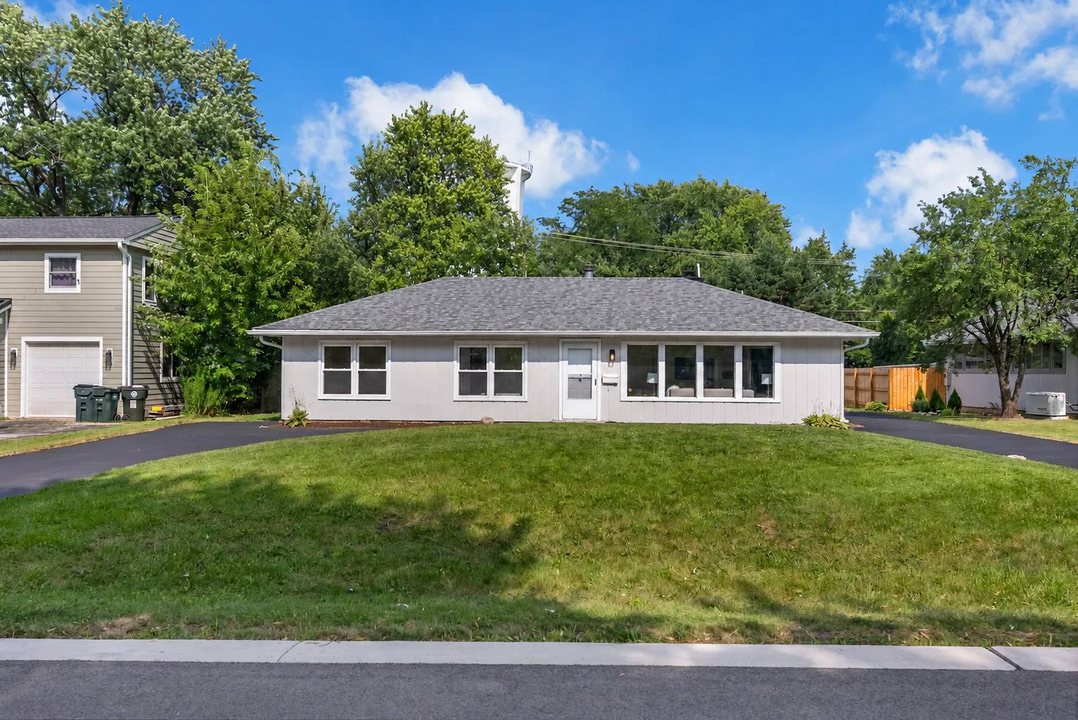 727 SKYLINE DR, Barrington, IL 60010