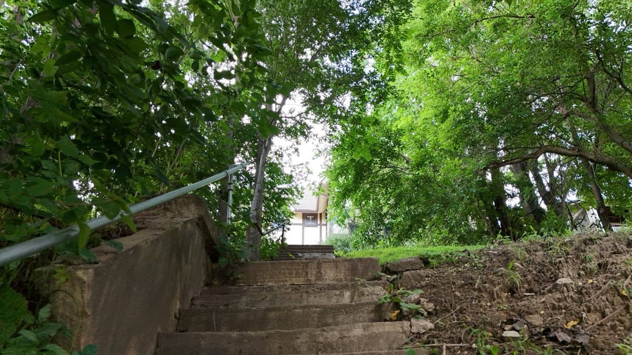 528 W 6TH ST, Davenport, IA 52803
