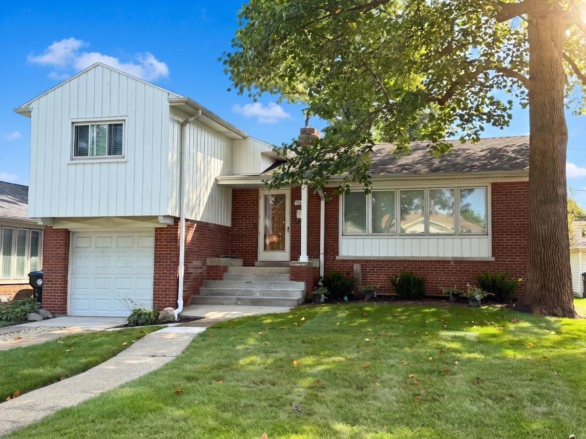 1905 S Fairview AVE, Park Ridge, IL 60068