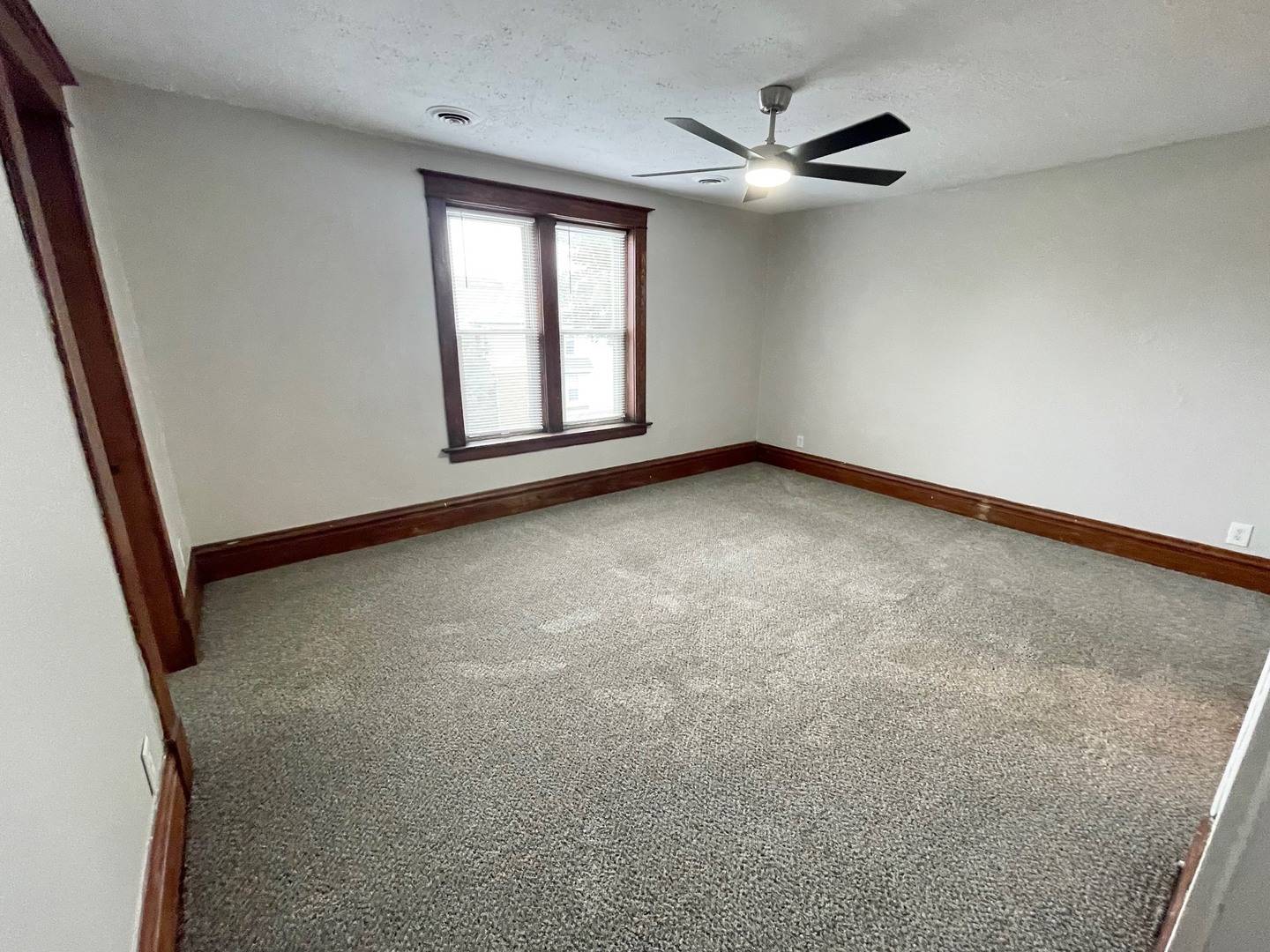 321 N Main ST #3, Algonquin, IL 60102