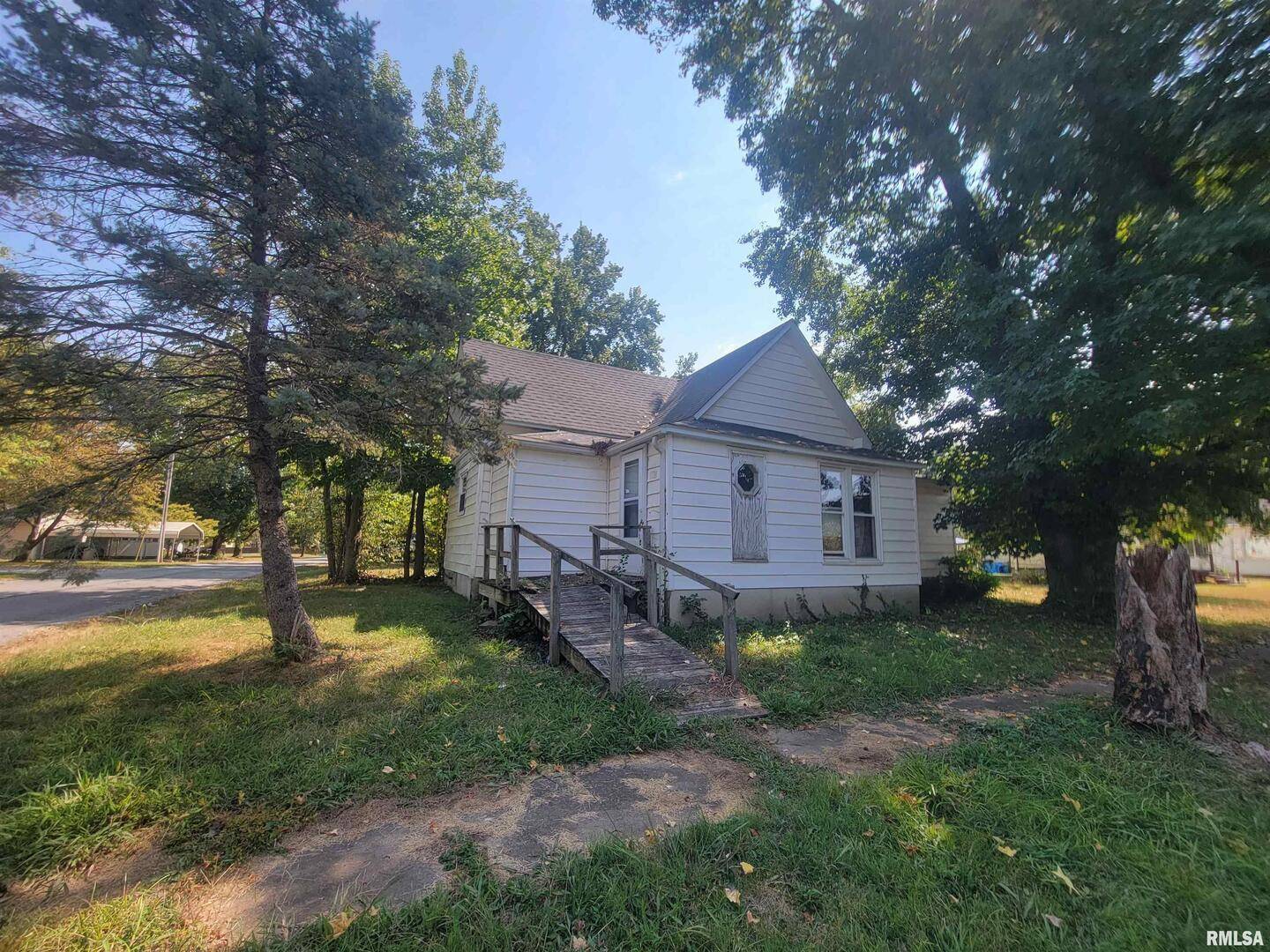 600 S 25th St ST, Herrin, IL 62948