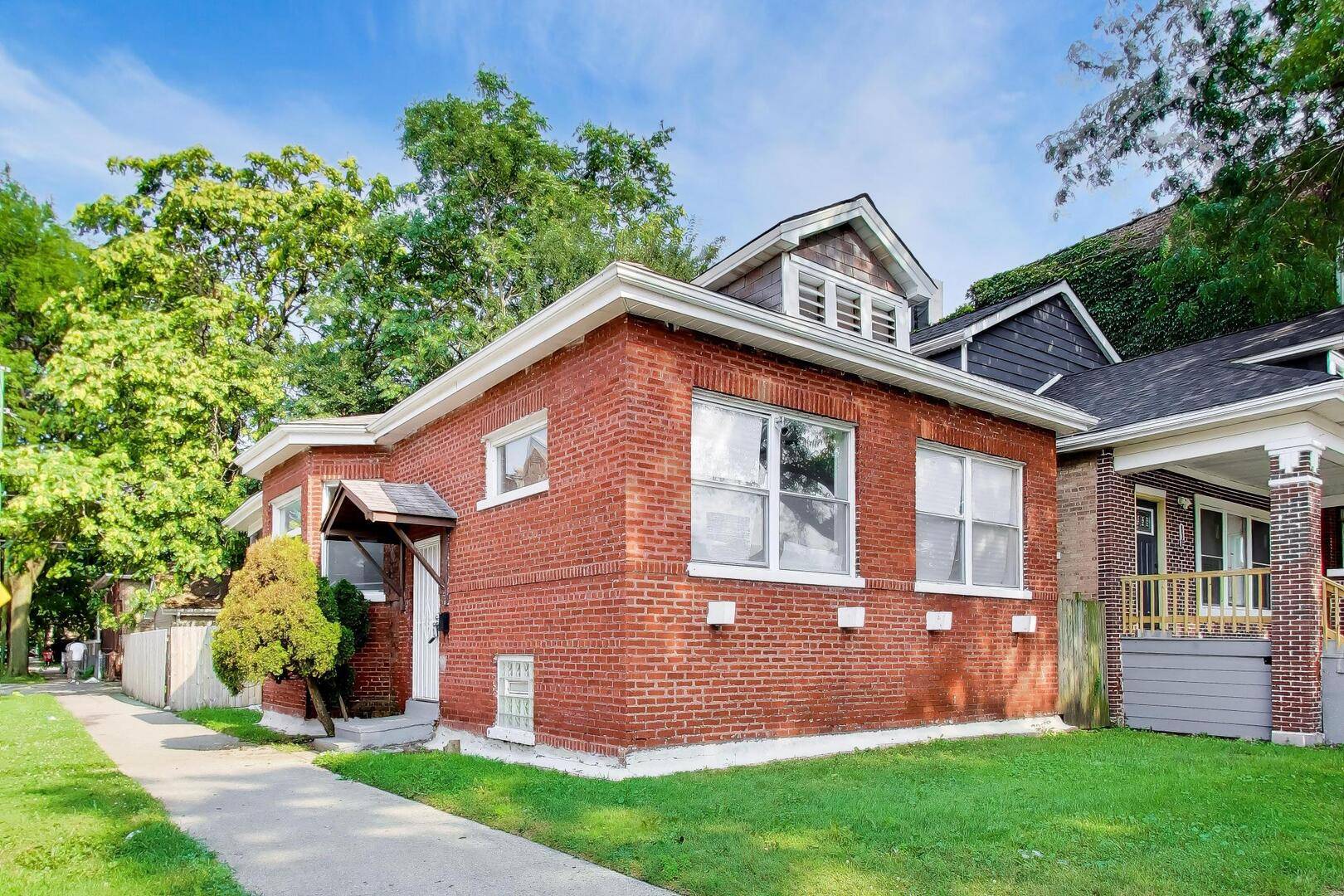 8301 S Maryland AVE, Chicago, IL 60619