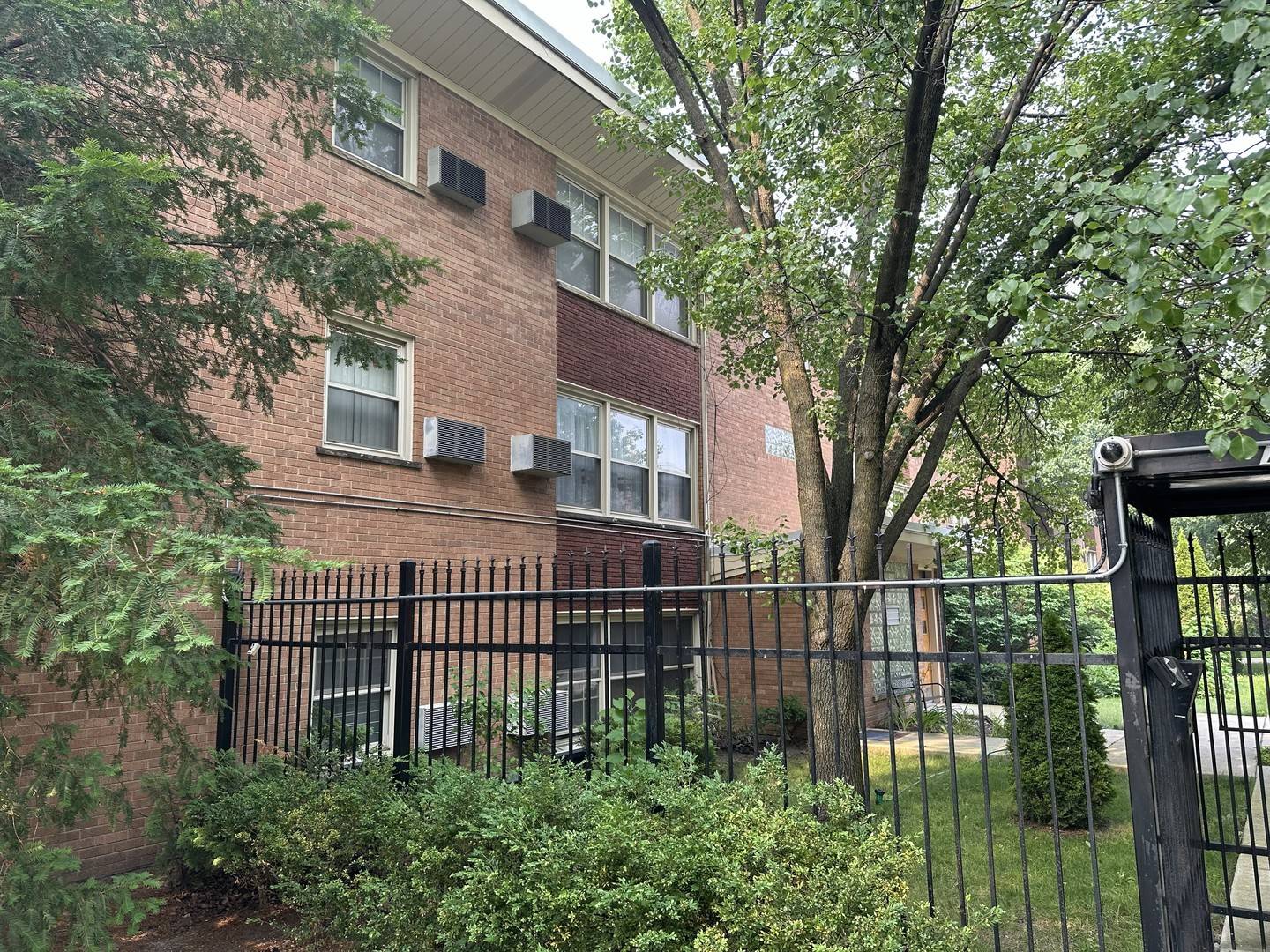 7526 N RIDGE BLVD #3W, Chicago, IL 60645