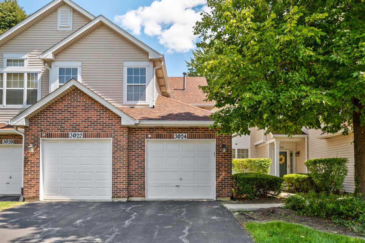 3024 Kentshire CIR, Naperville, IL 60564