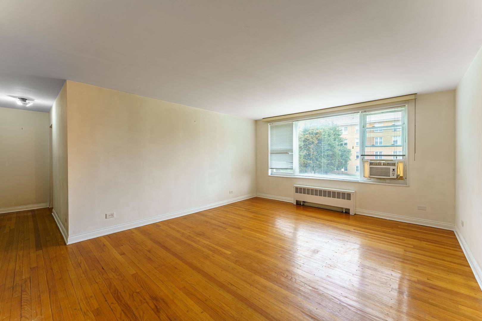 6035 N Damen AVE #109, Chicago, IL 60659