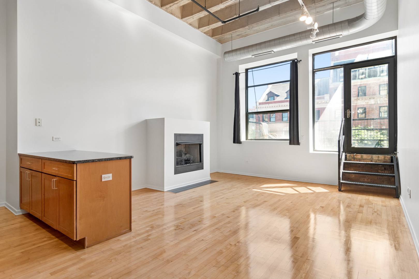 1645 W Ogden AVE #303, Chicago, IL 60612