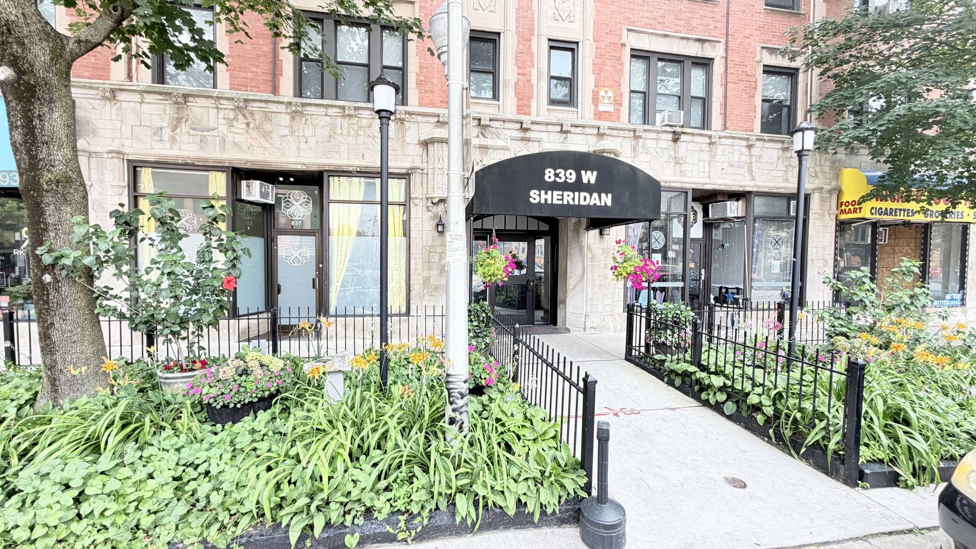839 W Sheridan RD #321, Chicago, IL 60613