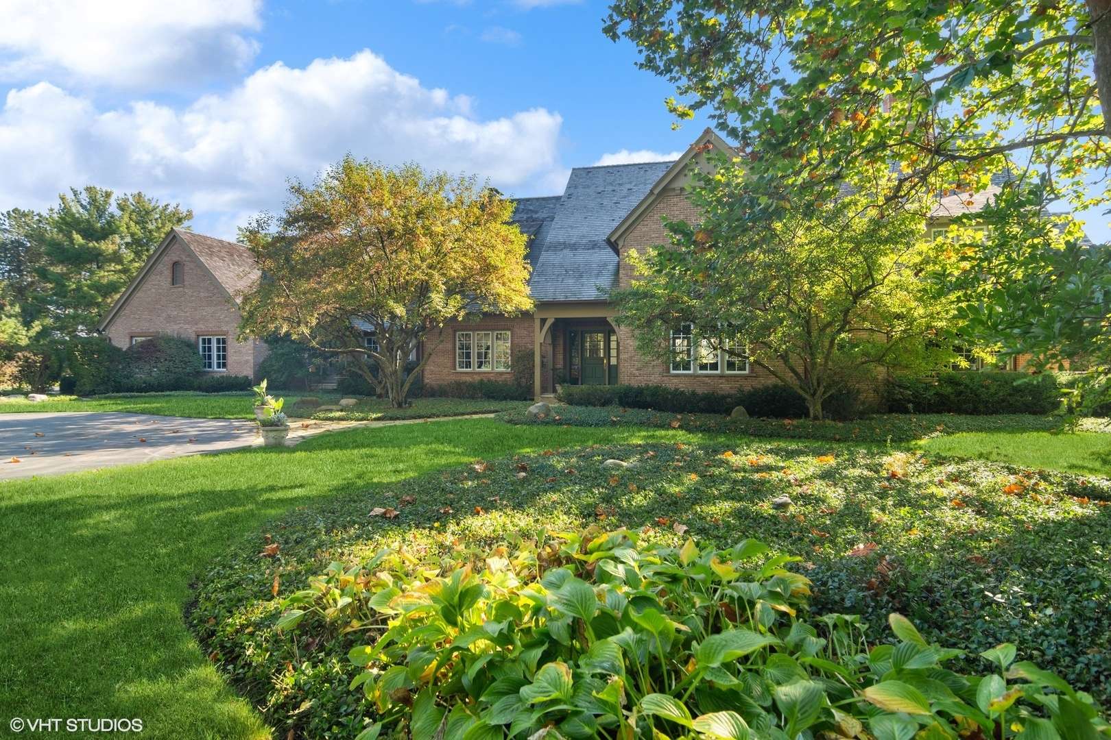 65 ROUND BARN RD, Barrington Hills, IL 60010