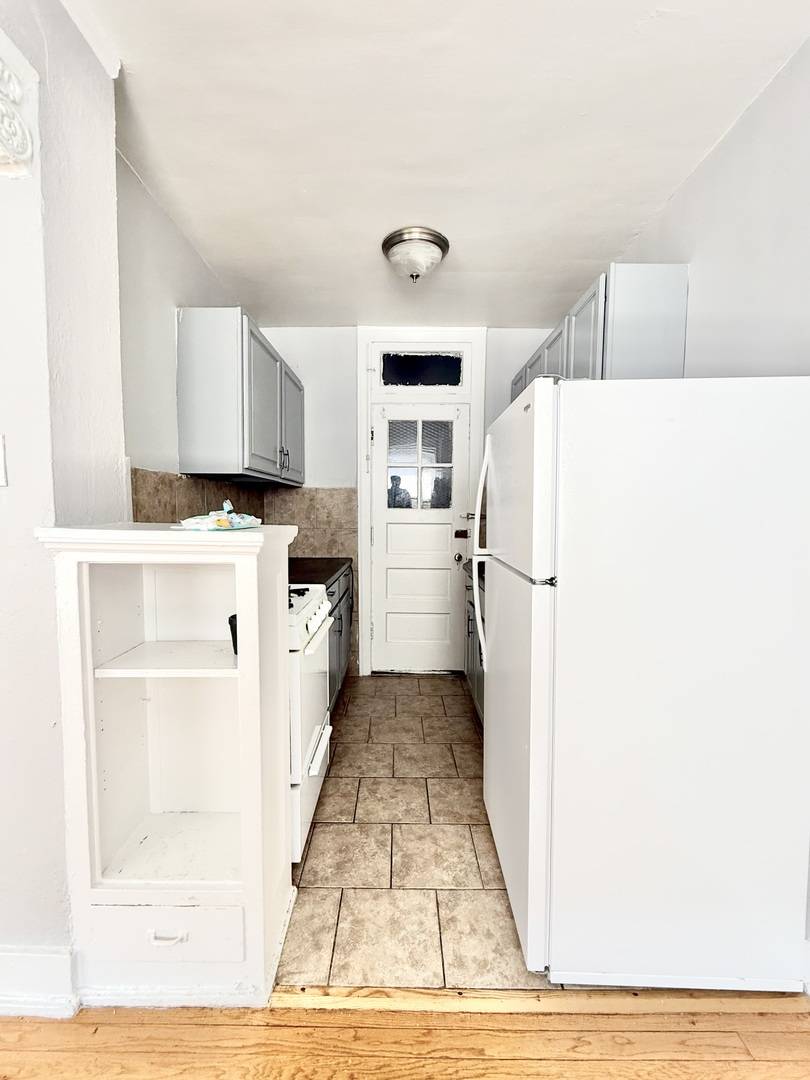 2801 W Lunt AVE #H3, Chicago, IL 60645
