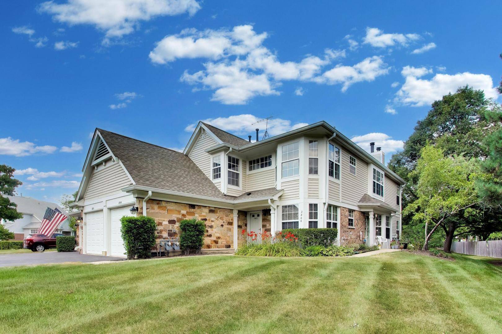 2802 Gilcrest CT, Schaumburg, IL 60193