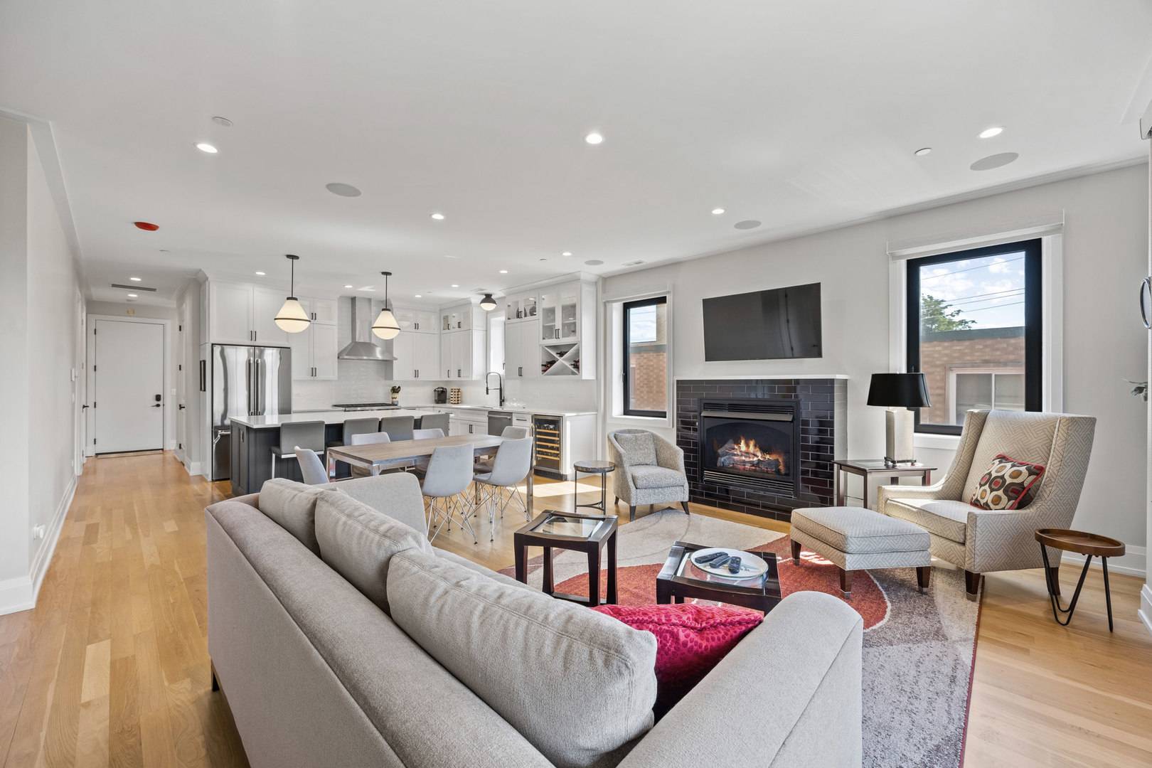 1024 Washington BLVD #301, Oak Park, IL 60302