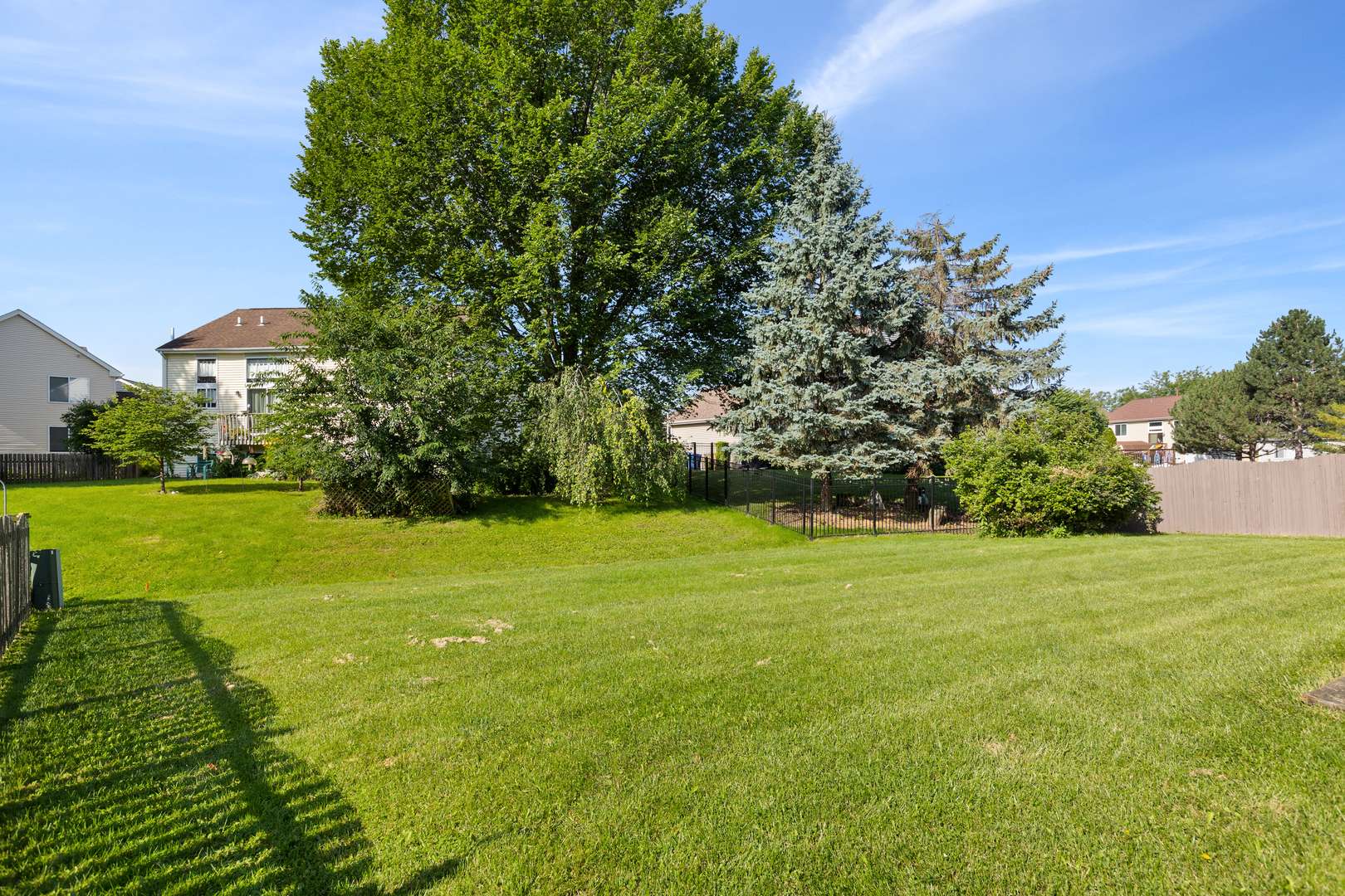 6008 Breezeland CT, Carpentersville, IL 60110