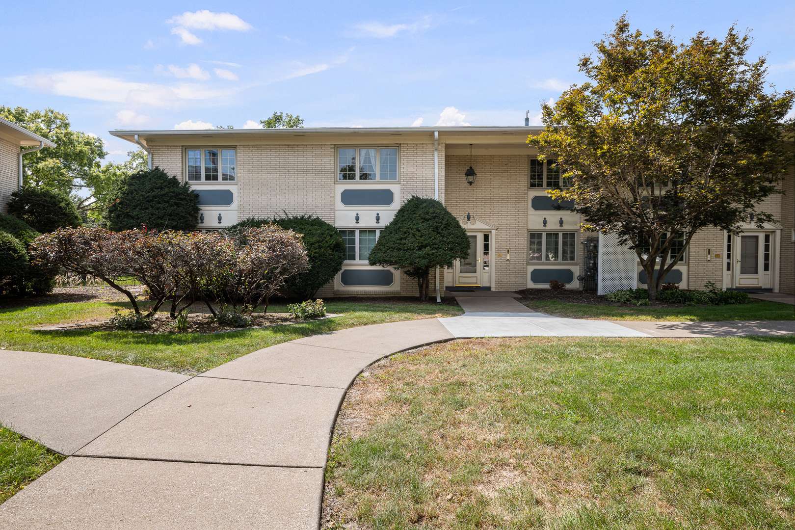 930 17th ST #17, Moline, IL 61265