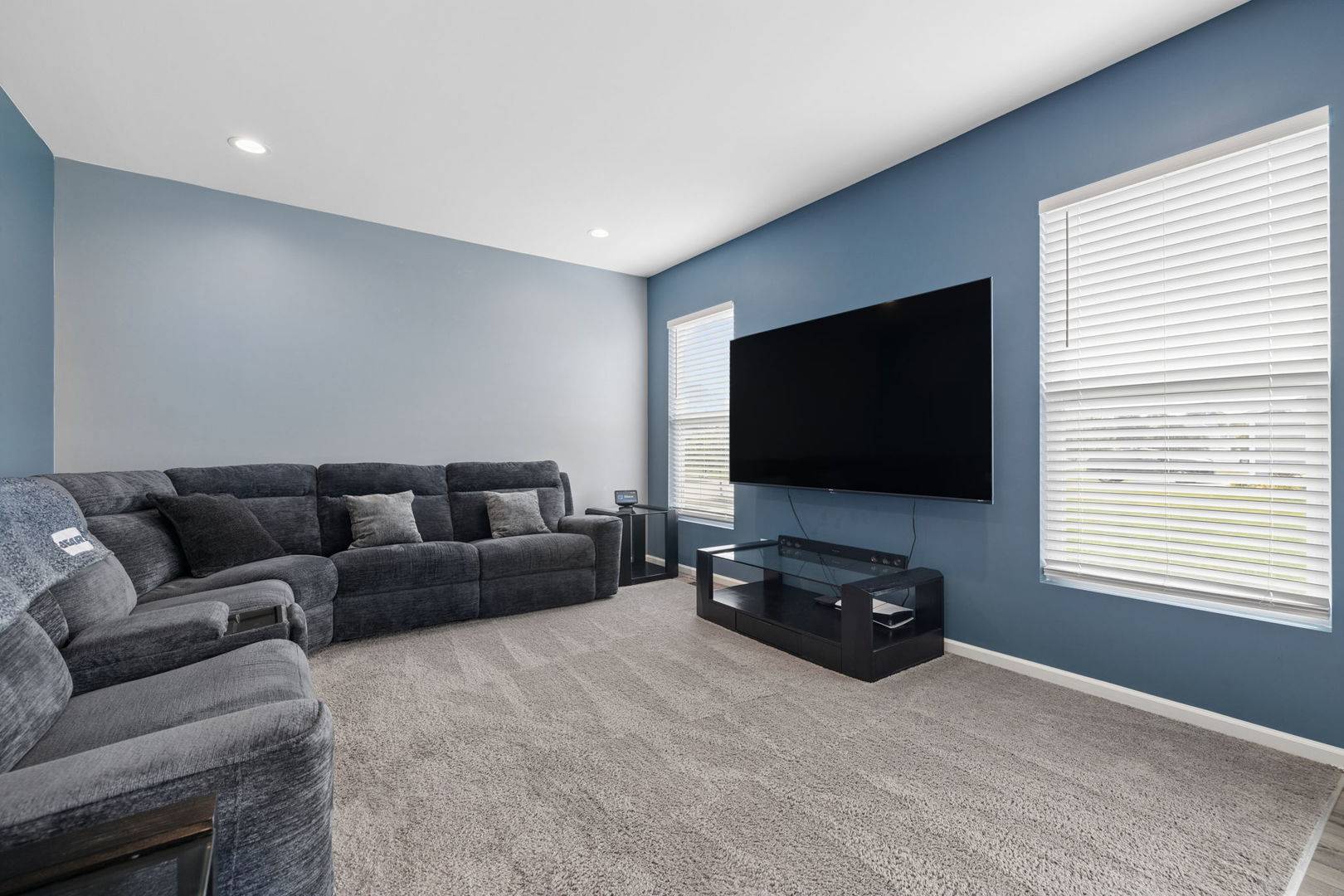 26208 S White Oak TRL, Channahon, IL 60410