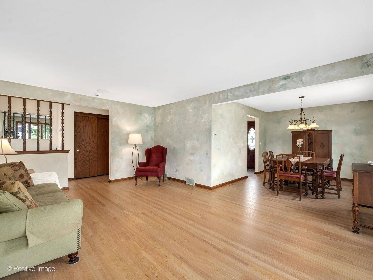 570 W Crockett AVE, Elmhurst, IL 60126