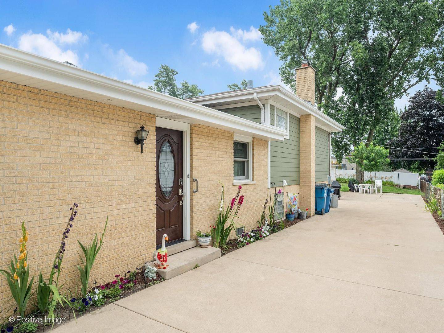 570 W Crockett AVE, Elmhurst, IL 60126